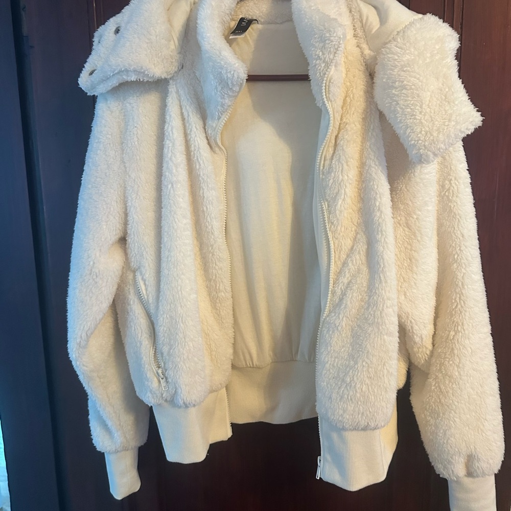 Women's Cream Cropped Sherpa Jacket